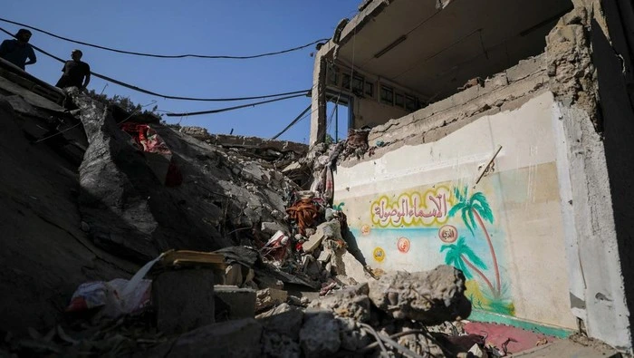 Sekolah Hancur Dibom Israel, Anak-anak Tertimbun Reruntuhan Bangunan